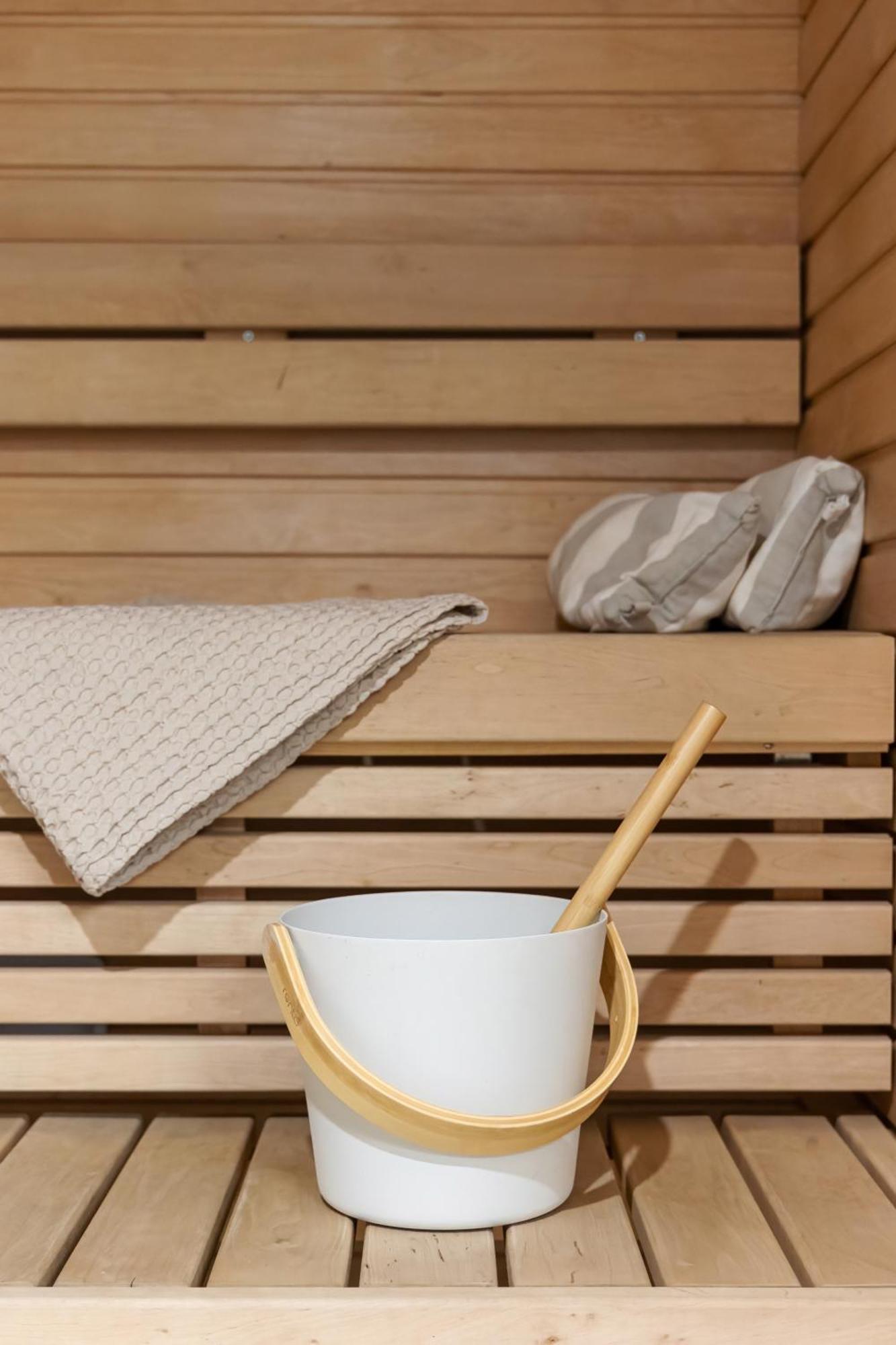 Apartment Top, Cozy, Lakeside, Sauna And Free Indoor Parking Tampere