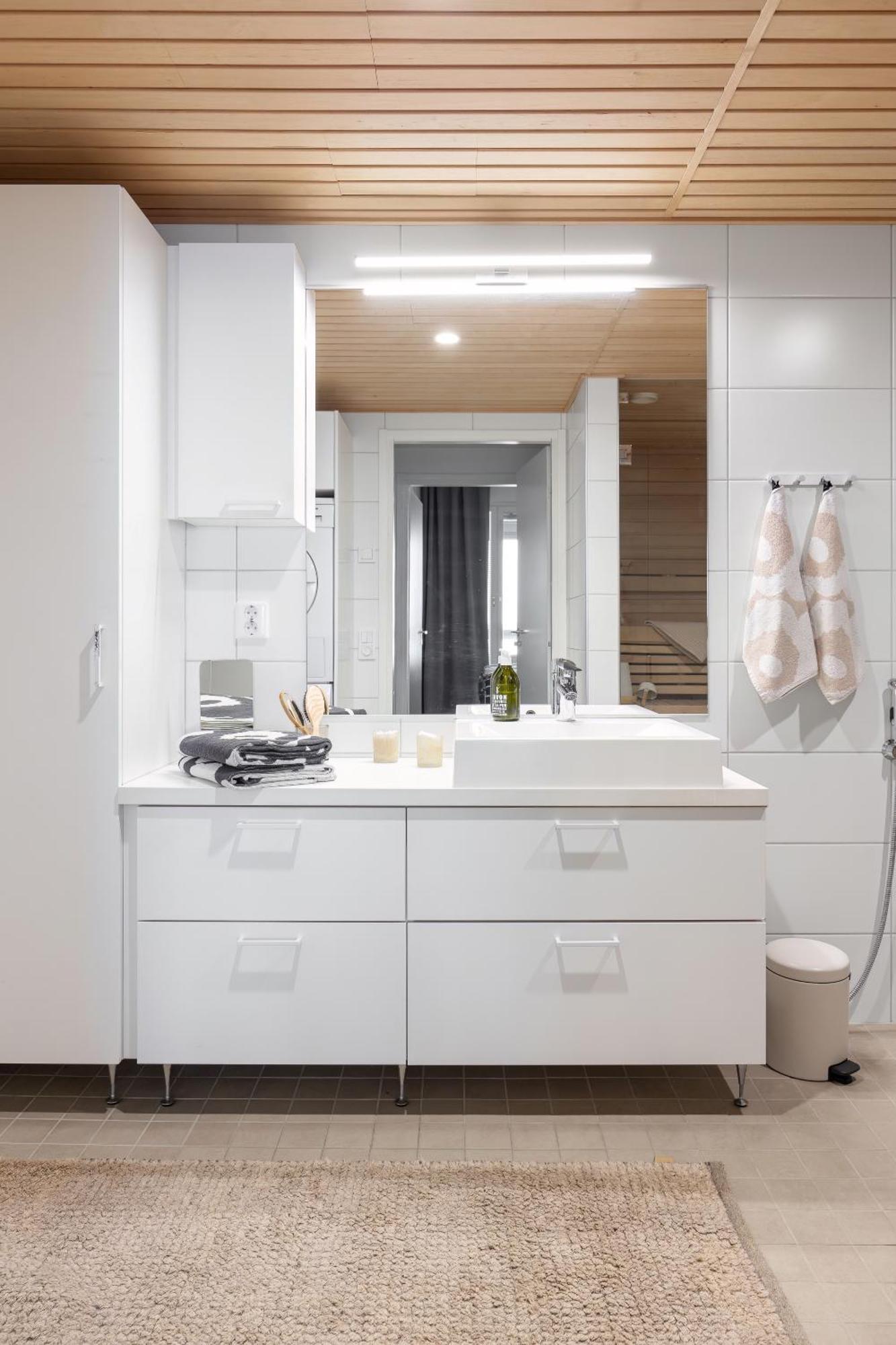 Apartment Top, Cozy, Lakeside, Sauna And Free Indoor Parking *