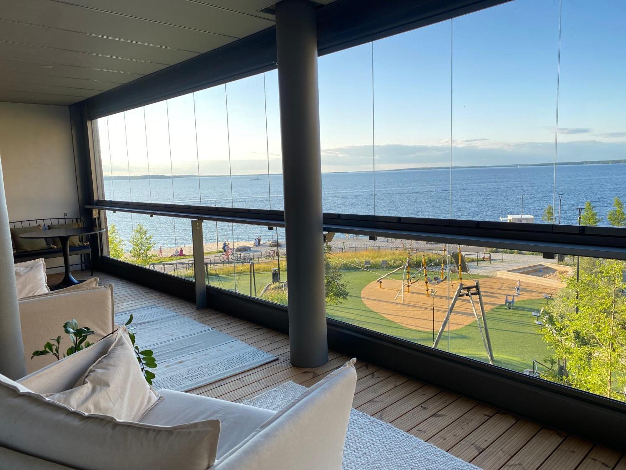 Top, Cozy, Lakeside, Sauna And Free Indoor Parking